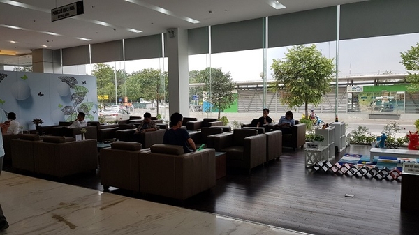 khu vực nghỉ ngơi chờ sửa chữa xe tại Toyota Thái Hòa