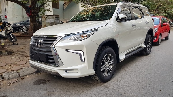 toyota fortuner 2019  máy dầu số tự động độ lexus