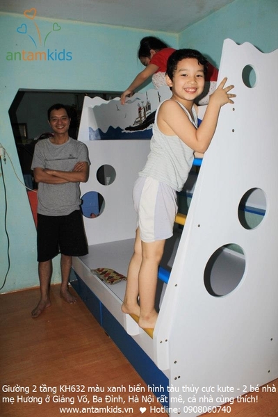 Giường 2 tầng hình tàu thủy rất xinh xắn - Hai bé nhà mẹ Hương, Hà Nội mê tít!