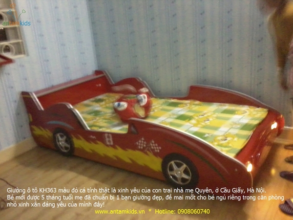 Giường ô tô KH363 màu đỏ cá tính thật là xinh yêu của con trai mẹ Quyên, Hà Nội