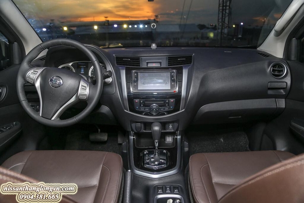 Nội thất, tiện nghi cao cấp trên Nissan Terra
