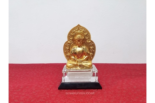 Tượng Phật Bà Quan Âm mạ vàng cao 11 cm rộng 8 cm. Để vừa trên xe ô tô.