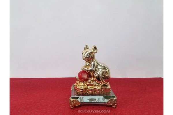 Thỏ phong thủy cao 13 cm rộng 10 cm. Đặt vừa trên xe ô tô.