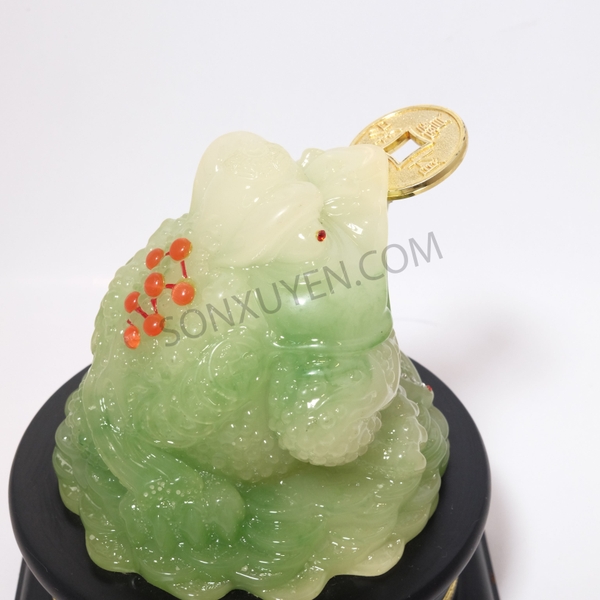 Cóc ngọc xanh phong thủy đế gỗ rộng 15 cm. cao 15cm. Mã SP000264