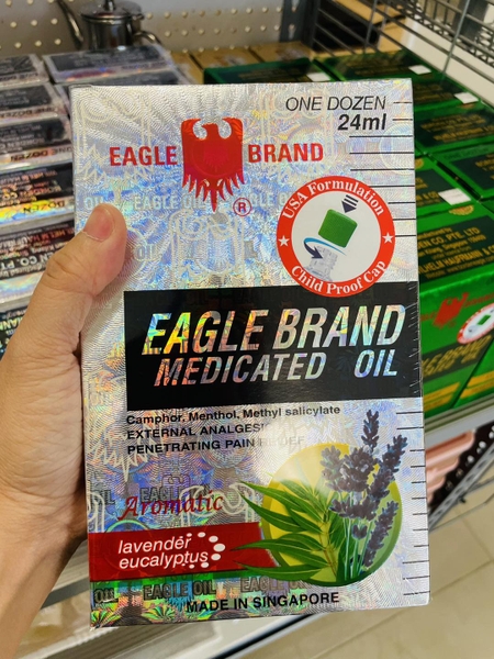 Dầu gió trắng Con Ó của Mỹ Eagle Brand Medicated Oil Lavender 24ml (Lốc 24ml x12 chai)