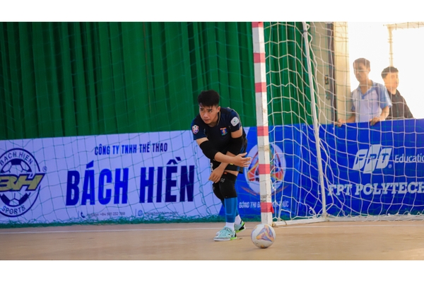 BÁCH HIỀN SPORTS TÀI TRỢ BÓNG THI ĐẤU CHÍNH THỨC GV8.06 TẠI GIẢI FUTSAL SINH VIÊN TOÀN QUỐC SV5