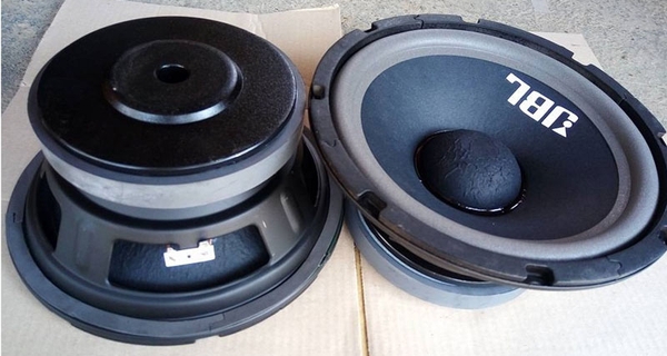 Loa Bass JBL sử dụng loa 2 tấc