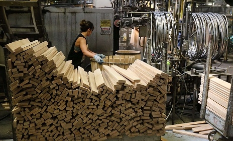 Gỗ sồi kín nước rất thích hợp để làm thùng đựng rượu