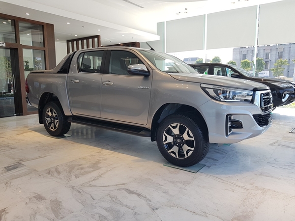 gia-xe-toyota-hilux