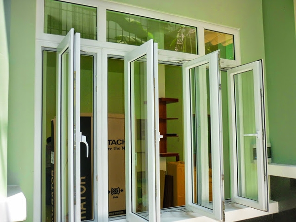 Cửa sổ mở Quay