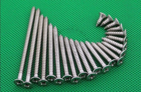 Vít Inox
