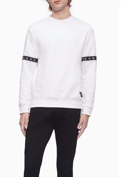Áo Lạnh Calvin Klien trắng tay và vạt phối chữ đen