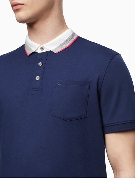 Áo thun nam calvin klein xanh navy phối cổ trắng có túi with logo