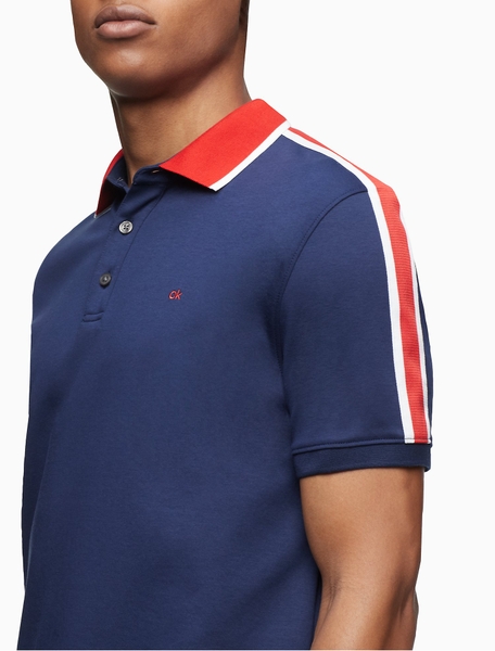 Áo thun nam Calvin klein xanh navy cổ và vai phối đỏ with logo