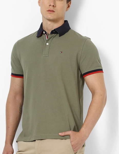 Áo thun nam Tommy Hilfiger nâu râu viền tay và cổ