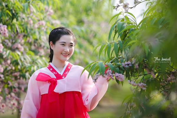 Chụp ảnh hanbok dịu dàng thướt tha tại Hà Nội