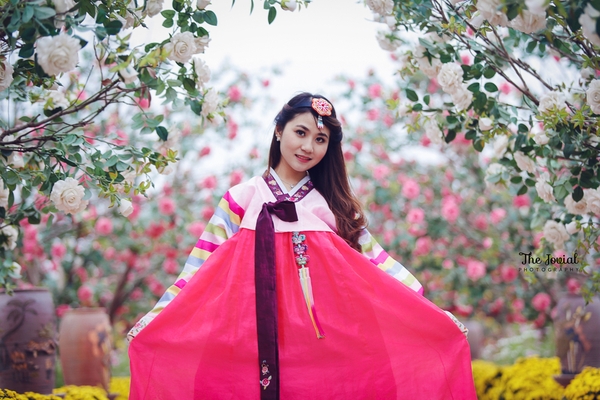 Studio chuyên chụp ảnh Hanbok ngoài trời đẹp