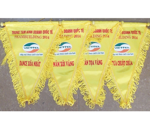 Cờ lưu niệm Viettel- trung tâm kinh doanh quốc tế