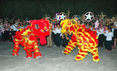 Hội múa lân, vui trung thu làng Đông lai, Quốc Oai, Hà Nội