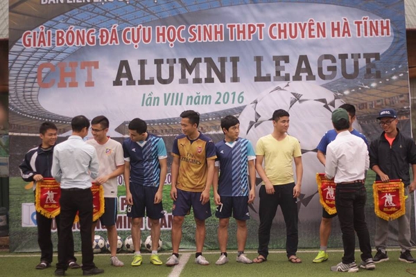 Giải bóng đá nam cựu học sinh trường THPT Chuyên Hà Tĩnh