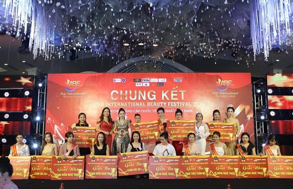 Những thông tin cần biết khi làm bảng trao giải thưởng