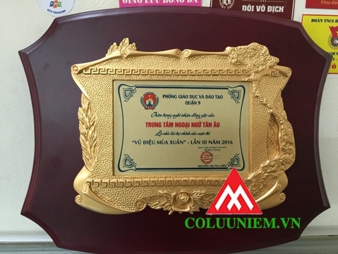 Địa chỉ làm bảng vinh danh gỗ đồng