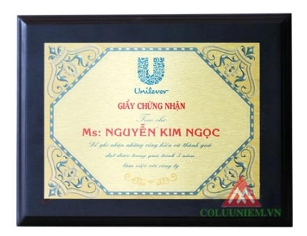 Những lưu ý khi chọn bảng vinh danh dịp cuối năm