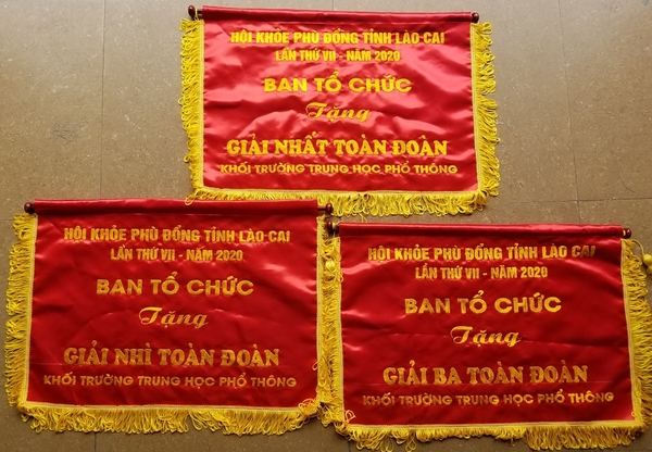 Những lưu ý khi mua cờ thêu lưu niệm