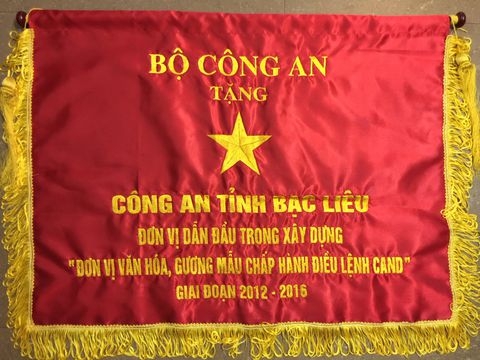 Xưởng in cờ thêu lưu niệm đẹp giá rẻ - Gia công tỉ mỉ đến từng chi tiết