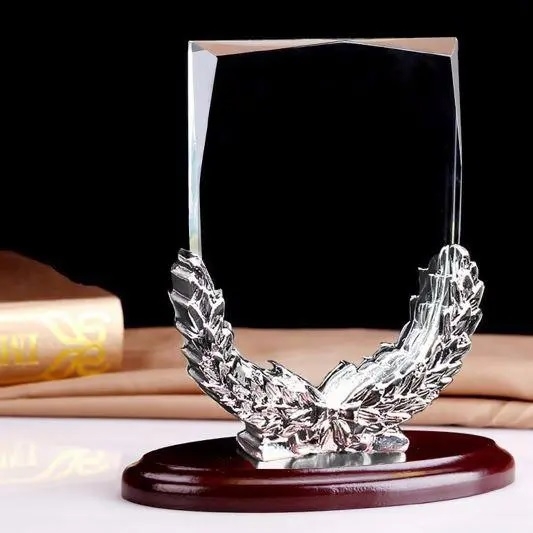Ý nghĩa của những chiếc cup pha lê bông lúa