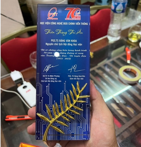 Ý nghĩa của cup vinh danh khen thưởng