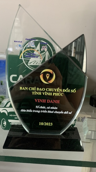 Địa chỉ bán cúp vinh danh giá rẻ tại Hà Nội