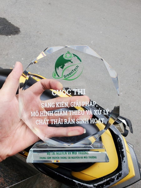 Gợi ý những món quà lưu niệm lễ vinh danh cho doanh nghiệp