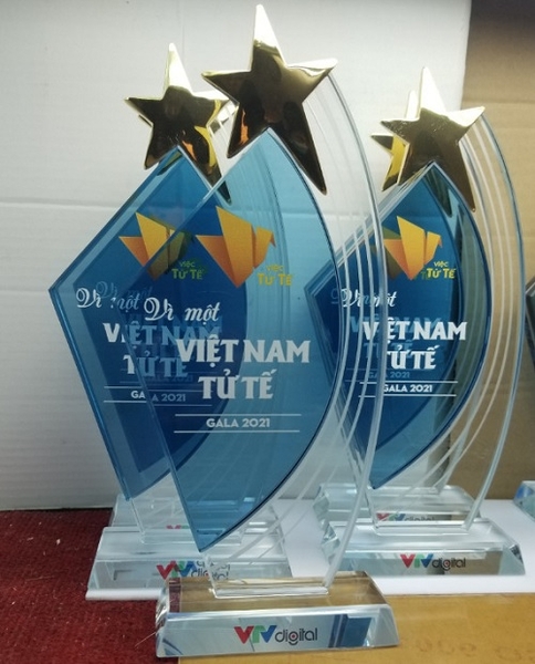 Một số lưu ý khi lựa chọn cup kỷ niệm chương pha lê