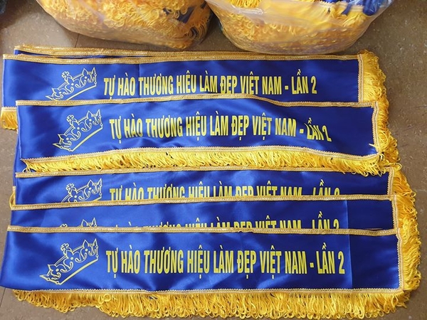 Địa chỉ nhận làm cờ lưu niệm đẹp, lấy ngay tại Hà Nội