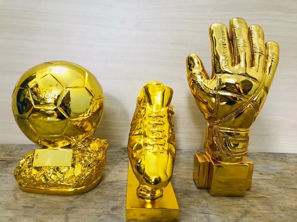 Tại sao cup lưu niệm quả bóng vàng luôn được yêu thích sử dụng?