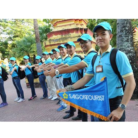 3 lợi ích của dịch vụ in cờ dẫn đoàn cho công ty Saigontourist