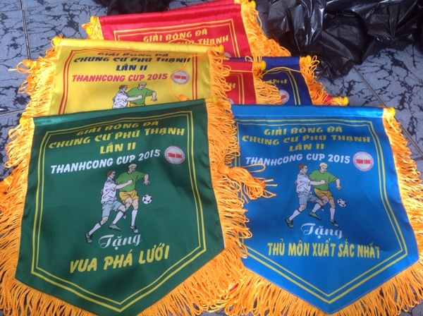 Tư vấn chất liệu may in cờ lưu niệm