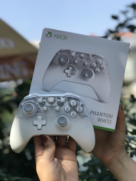 xbox one s phantom white