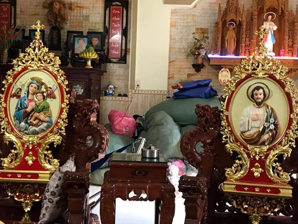 KHẢM TƯỢNG MẸ HẰNG CỨU GIÚP VÀ THÁNH CẢ GIUSE