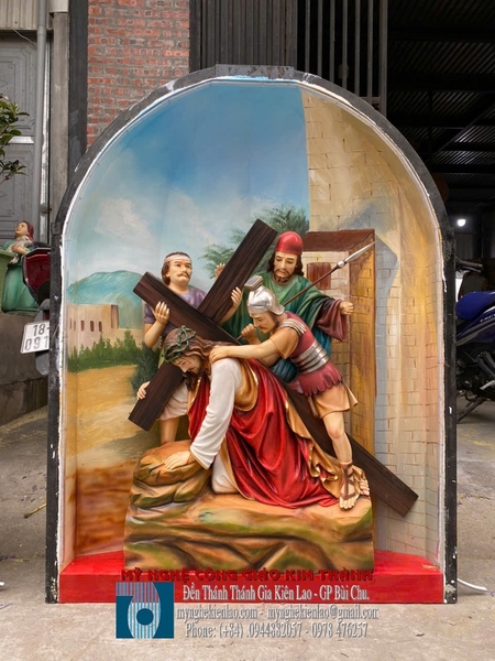 ĐÀNG THÁNH GÁ BÊN TRONG  NHÀ THỜ