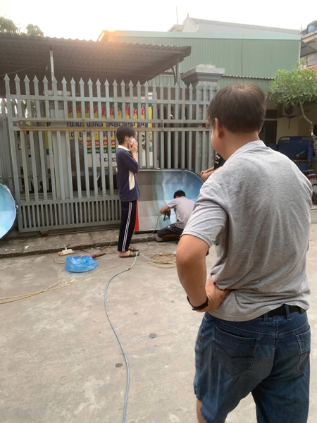 ĐÀNG THÁNH GÁ BÊN TRONG  NHÀ THỜ