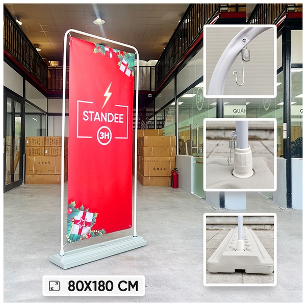 standee kiểu cửa nhựa