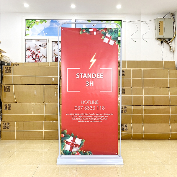 standee kiểu cửa sắt