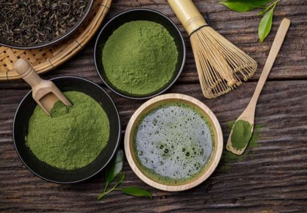 bot-tra-xanh-lam-trang-da