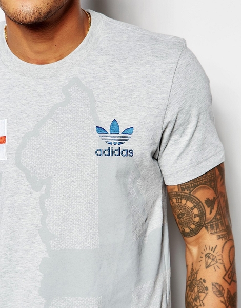 Áo T-shirt với cờ hiệu nước Anh