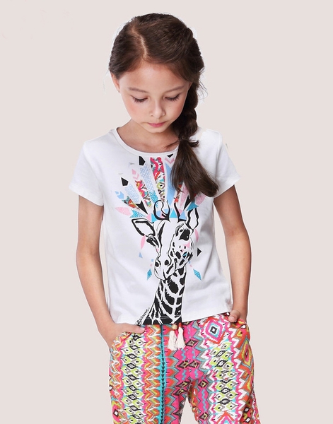 Áo T-shirt in hình hươu cao cổ