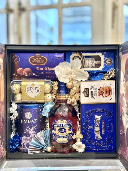 Set Quà Tết Hộp Xanh Chivas 18 MS70