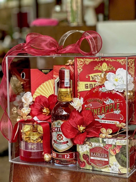 Set Quà Tặng Hộp Mica MS33 ĐỎ CHIVAS 18