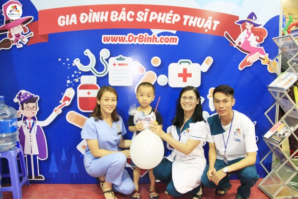 Dr.Binh Tele_Clinic đồng hành cùng ngày hội Baby & School Day 2018